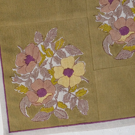 Dia Table Runner in Moss