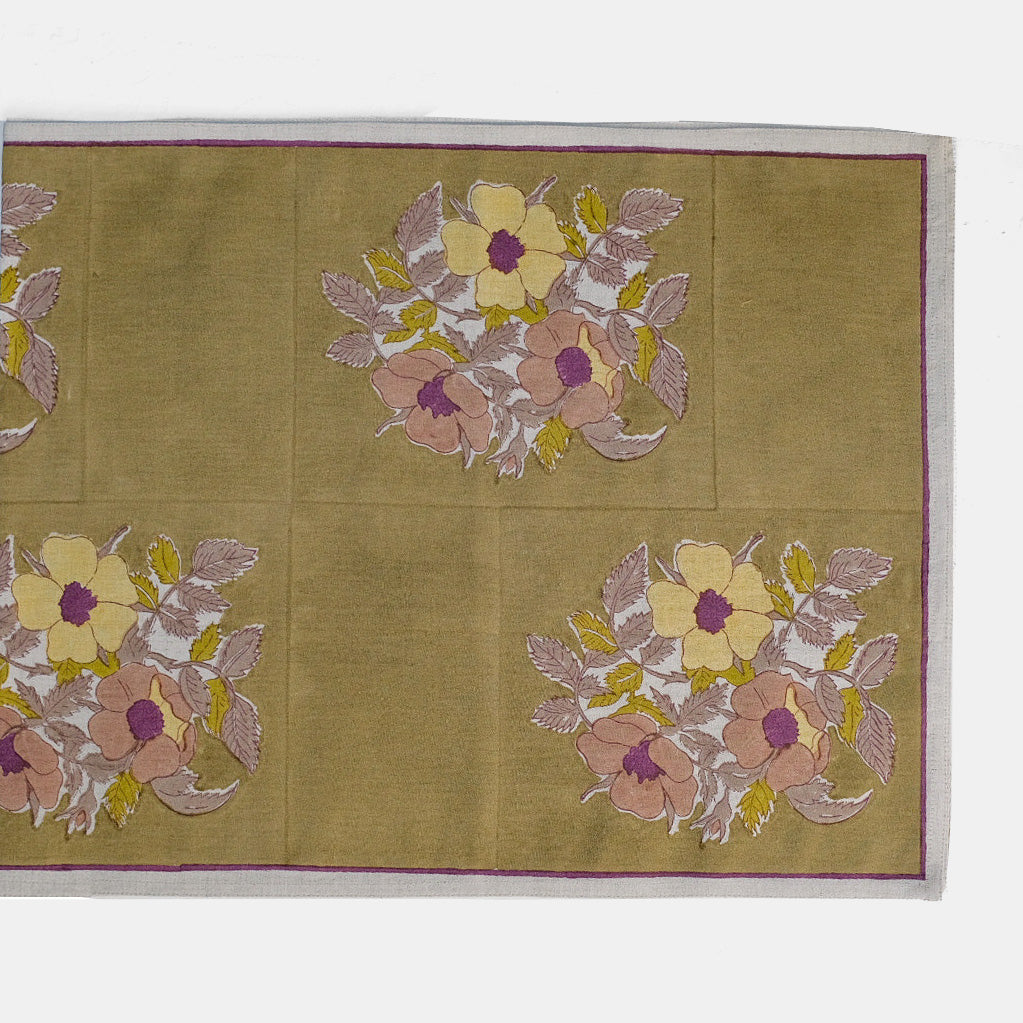 Dia Table Runner in Moss