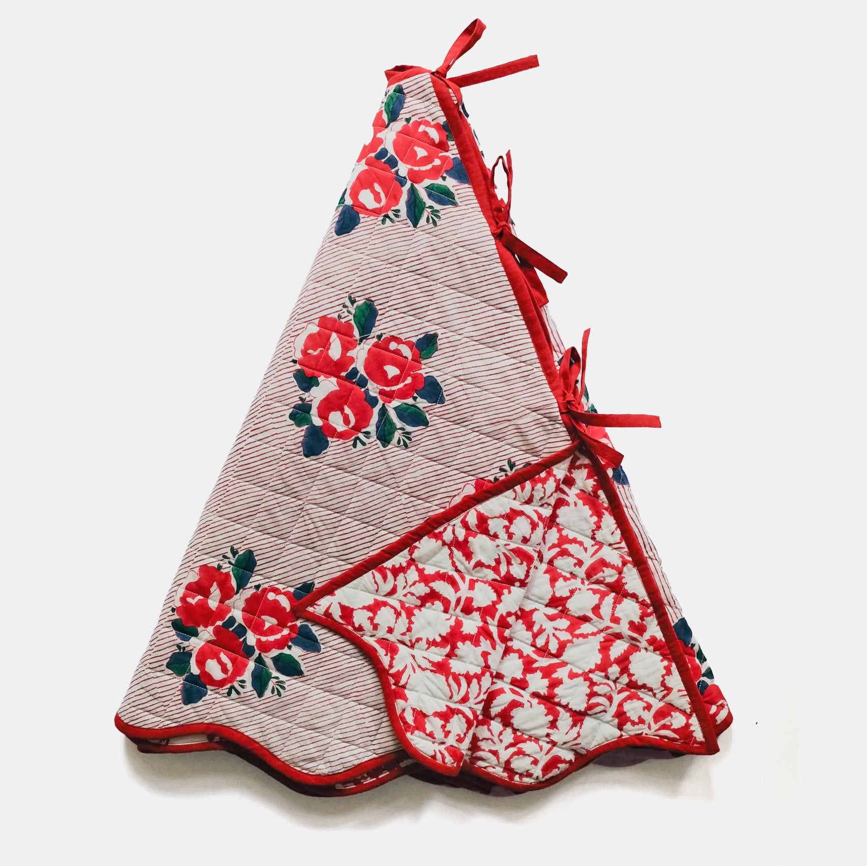 Mia Christmas Tree Skirt