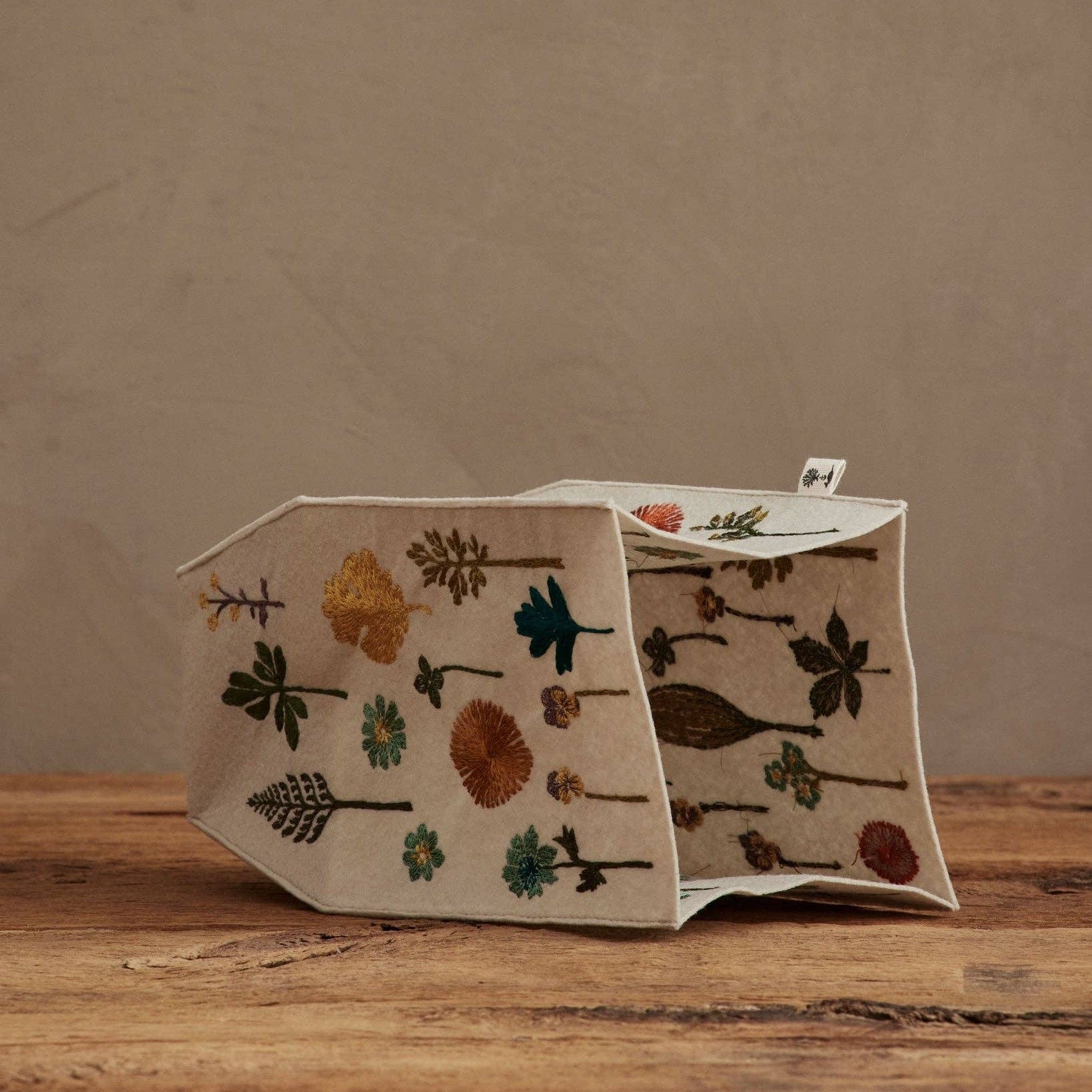 Garden Tissue Box Cover