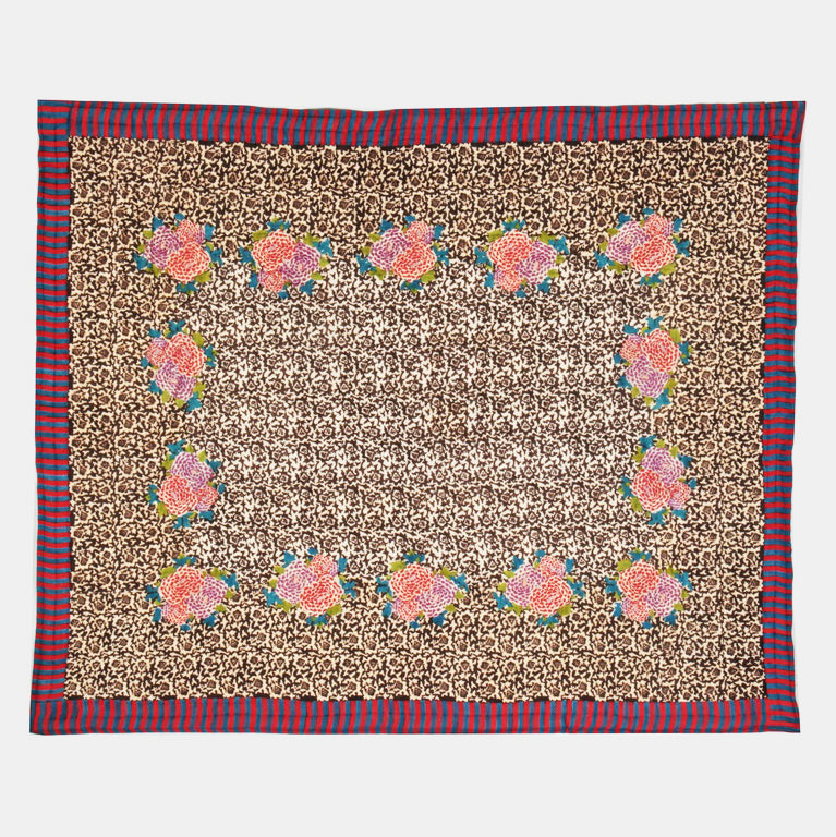 Arabesque Coffee Quilt in Queen/King